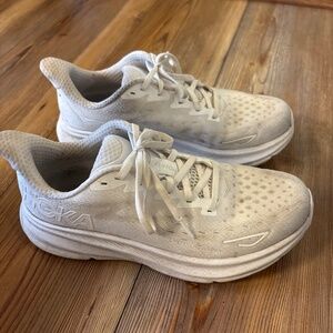 Hoka Clifton 9 W7.5